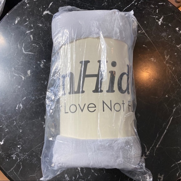 UnHide for love not fur blanket 50x60 New!!! - Picture 6 of 7